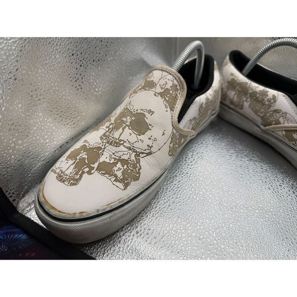 Size 8.5 Vans Off The Wall Classic‎ Cream Womens Leather Slip On Casual Shoes - Picture 6 of 9